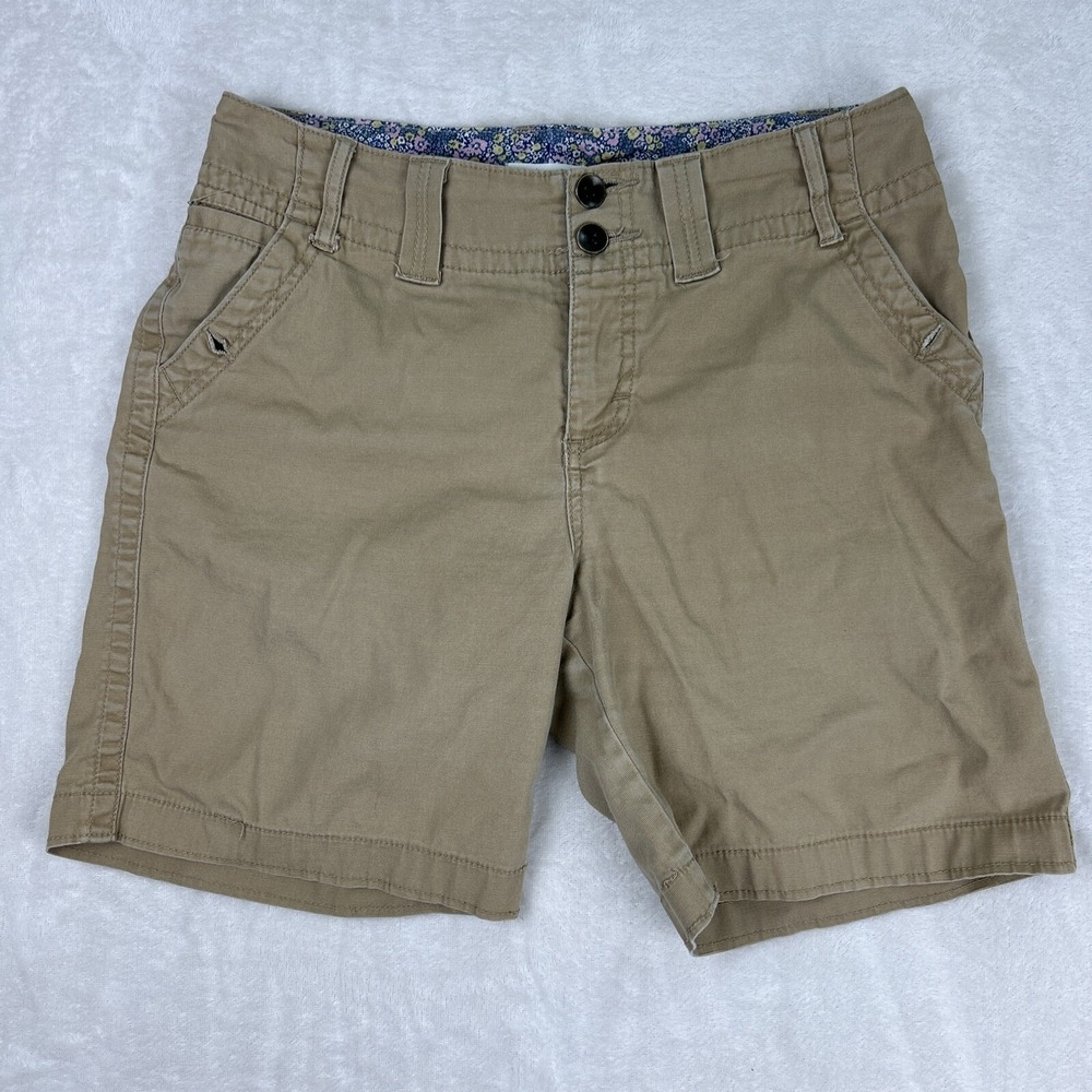 Lee Women's Just Below The Waist tan Shorts Size 10 Medium Summer Hiking Garden